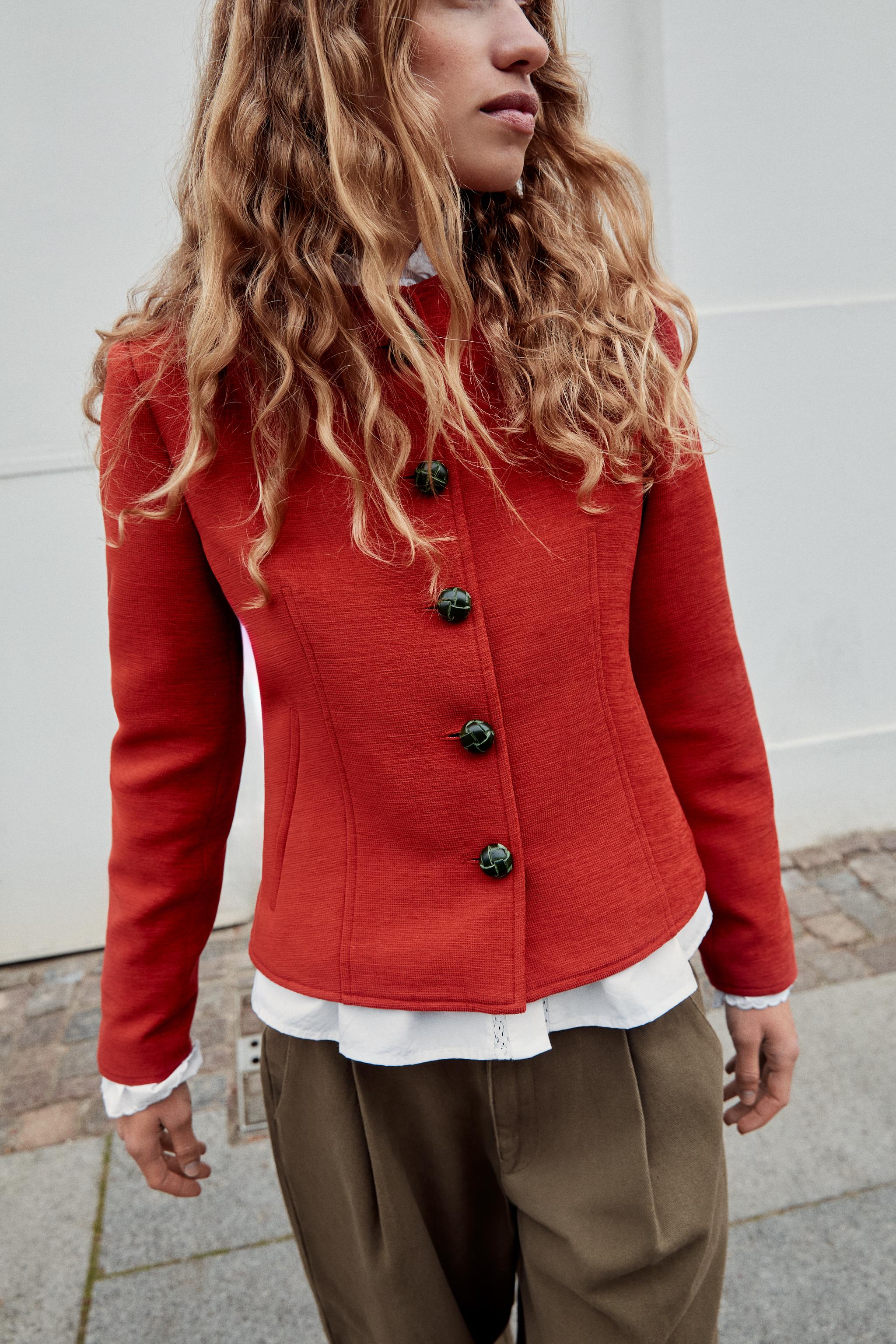 STRAIGHT-CUT SHOULDER-PAD JACKET
